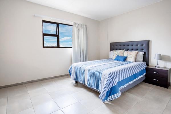 Bedroom Apartment flat to rent in Kempton Park Central 25