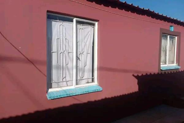 2 Bedroom RDP house for sale in Etwatwa With A Title Deed2 Bedroom house with an open ...