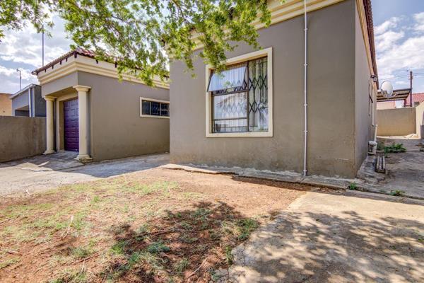 This charming family home was built with detail in mind, a lovely 3 Bedrooms with 1 en-suite lifted, 2 Bathrooms tiled from top to ...