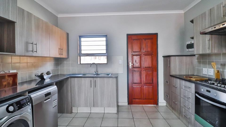 Listing number: P24-117507867, Image number: 2