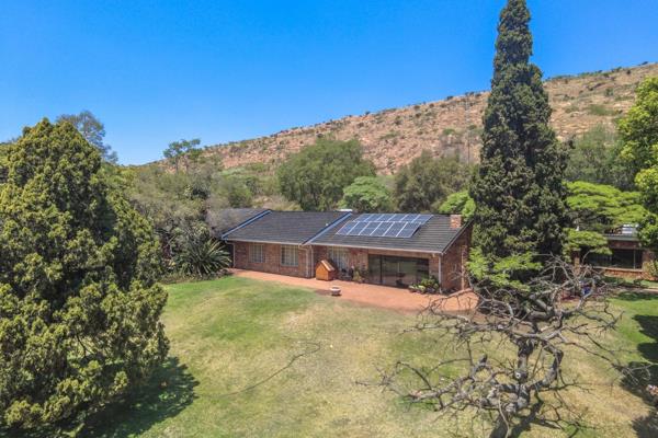 SECURE COUNTRY LIVING AT ITS BEST

EXCLUSIVE MANDATE

Looking for an AWESOME Lifestyle property and want to do a bit of small scale farming? you&#39;ve found it!

Located just off the R513 in De Wildt, 15 minutes from Pretoria North and Hartbeespoort, lies this established ...