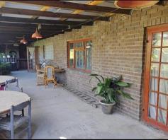 House for sale in Chatsworth