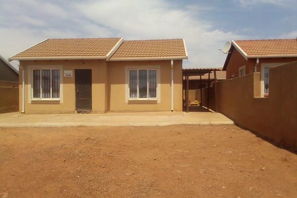 PROPERTY FEARTURES

Open plan kitchen
Big living area
2 bedrooms with fitted wardrobe
Bathroom and toilet
Security wall and gate
