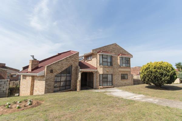 Discover this exceptional family home situated in the heart of Jantjies Crescent, Aspen ...