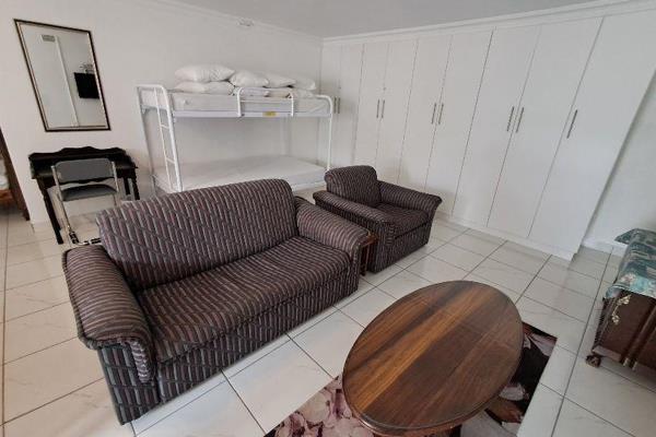 2 Sleeper accommodation available in Hartenbos.
No outdoor facilities available.
Walking distance to the Hartenbos Amifiteater and ...