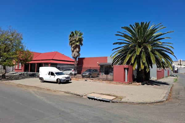 &#177;1196 SQM Residential Investment Income Property, Kimberley
Situated at 32 Roper ...