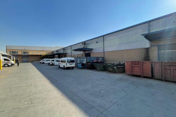 This expansive 12,779-square-meter industrial property in Randjespark, Midrand, offers a ...