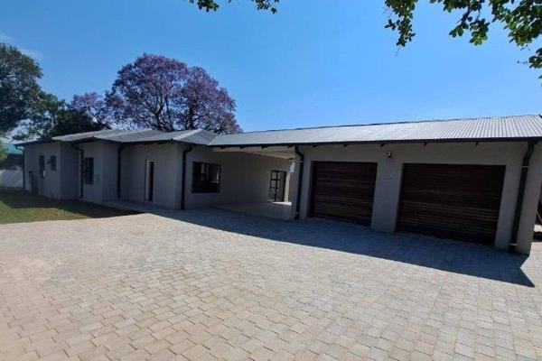 Just listed!! On show!!
MOUNTAIN VIEW – PRETORIA NORTH
4 BEDROOMS / 4 EN-SUITE BATHROOM 

STAND: 664m2

4 Bedrooms
4 En-Suite ...