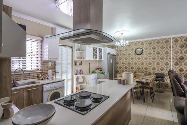 Say Goodbye to Water Shortages and Load Shedding!

Step into this ready-to-move-in ...