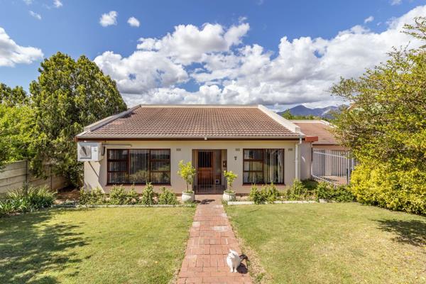 This inviting family home is perfectly positioned just a stone’s throw from Huguenot ...