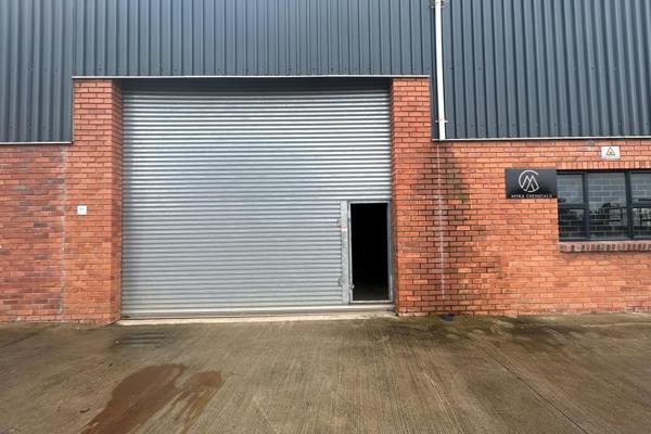 This 180m2 warehouse is an ideal space for industrial operations, featuring 63 amps of three-phase power, providing ample electricity ...