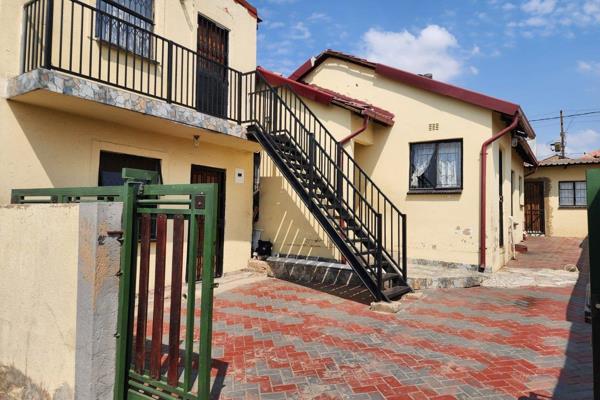 For Sale: Investment Property in Ebony Park 

This property offers an excellent investment opportunity in the heart of Ebony ...