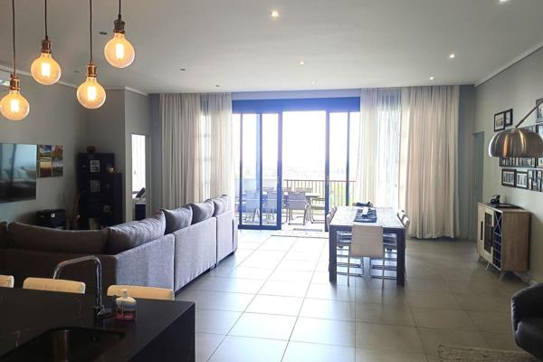 Spacious Penthouse apartment for Sale in E Block

Consist of :
kitchen
Separate Scullery ( space for 3 appliances)
3 bedrooms ( ...