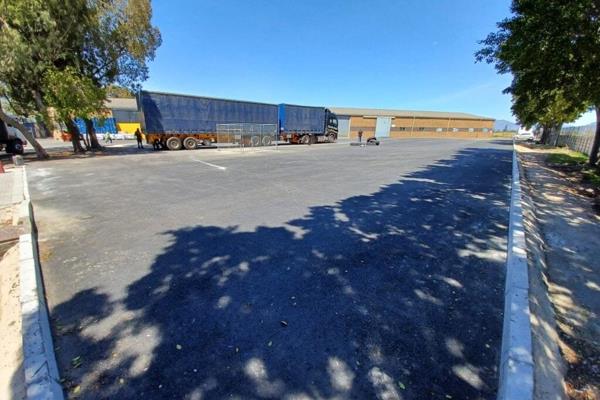 Golf Air Park - Prime Logistics Yard (6-Month Maximum Lease)
Airport Industria, Cape Town
LEASE TERM:

Maximum 6-month lease period ...