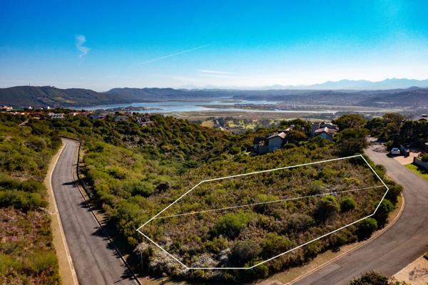 Joint mandate - This is a rare chance to own a large piece of land in the exclusive ...