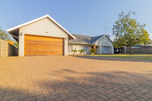 Nestled in the prestigious suburb of Rynfield, Benoni, this stunning 3 bedroom, 2 bathroom residence offers a tranquil retreat for the ...