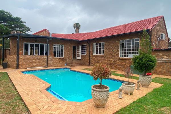 Nestled in the sought-after lovely suburb of Rooihuiskraal, Centurion, this property offers a perfect blend of comfort, space, and ...