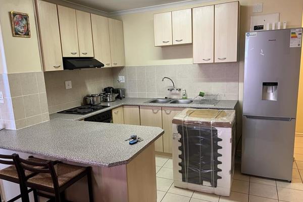 Available 1 January 2025, it is a 12 month lease. 

Fully furnished, spacious apartment in Wynberg.

Water and electricity are ...