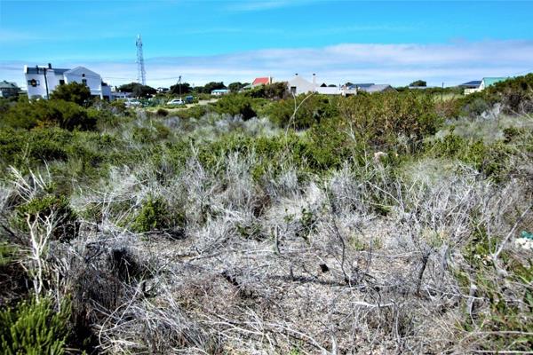 Corner Plot with a difference ...  This versatile plot in Betty&#39;s Bay is situated ...