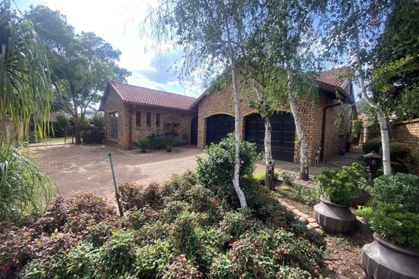 Situated in SUNWARD VILLAGE an enclosed, boomed area with access control, this property ensures both security and peace of mind. The ...