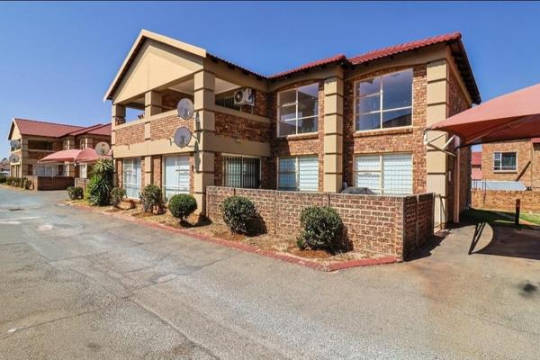 This lovely secure complex in Liefde en Vrede has a lovely upstairs unit available

Open ...