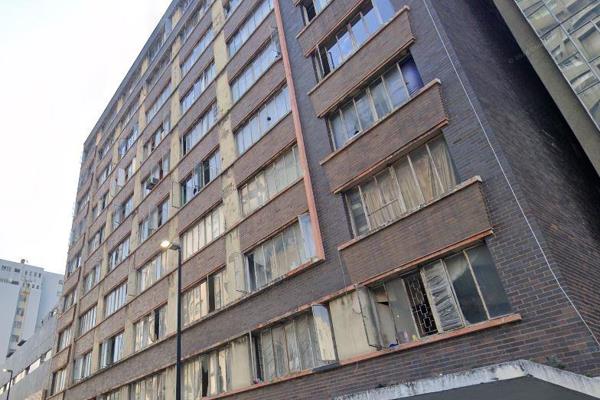 Bachelor apartment for sale in Durban CBD

Situated in a busy rental street in CBD (St Georges Street).
Unit is current being ...