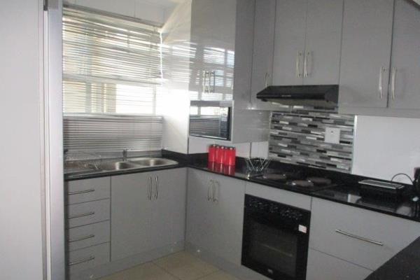 Beautiful Spacious 2.5 bedroom apartment. One kitchen, one bathroom, one parking bay. Well maintained building and excellent security . ...