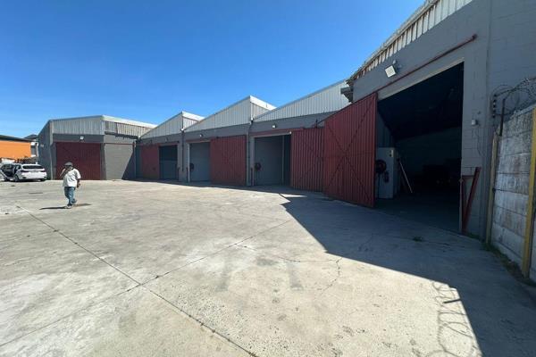 This industrial property in Philippi offers an excellent location near the Pick n Pay ...