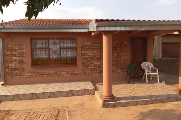 2 bedroom house for sale in Soshanguve south Ext 1

The property consist of the following
2 bedroom fully fitted
1 ...