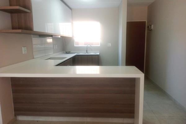 Beautifully Renovated 2 Bedroom, 1 Bath Ground Floor Unit with Garden

Discover your ...