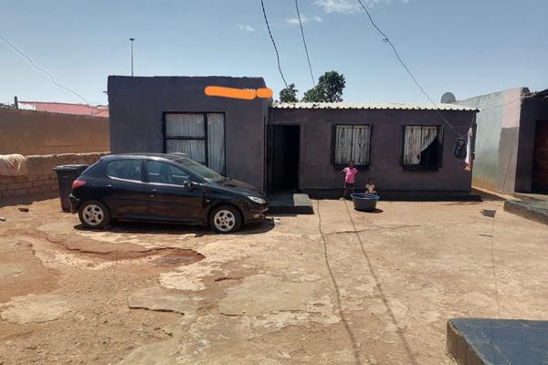 Investment property for sale in Atteridgeville Ext 6
The property consist of the following
RDP,
2 bedroom
1 ...