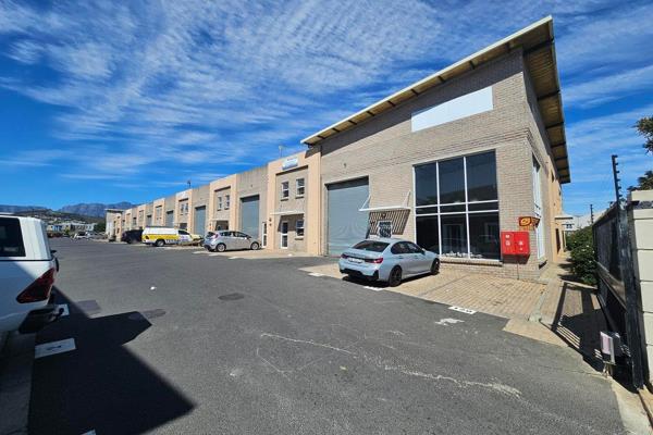 Looking for the perfect space to grow your business? Don’t miss this 237m2 corner unit ...