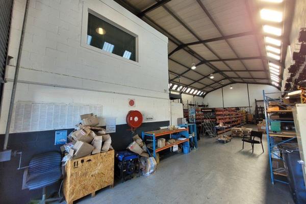 Very well maintained and spacious 375m2 warehouse is well located within a prime location in Stikland Industrial.

The property ...