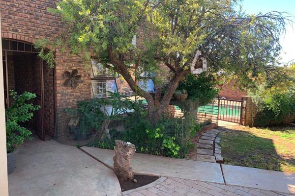 Looking for a house to rent in Postmasburg? This comfortable 3 bedroom house is the ...