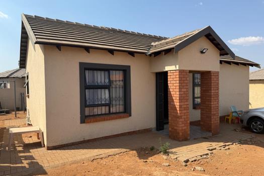 2 Bedroom House for sale in Tweefontein AH