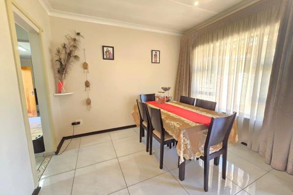 Excellent for the young families, near good schools and walking distance to CURRO school.
Location perfect waiting for his new ...