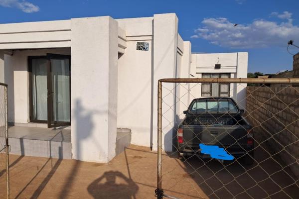 A house available for sale in hammanskraal Kanana Ext 10 ko di teneng. 

Featuring 3 bedrooms. Open Plan kitchen and dining room. ...