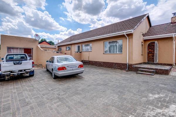 3 BEDROOM HOUSE FOR SALE IN LINDHAVEN
Welcome to your dream home.     This home   offers ...