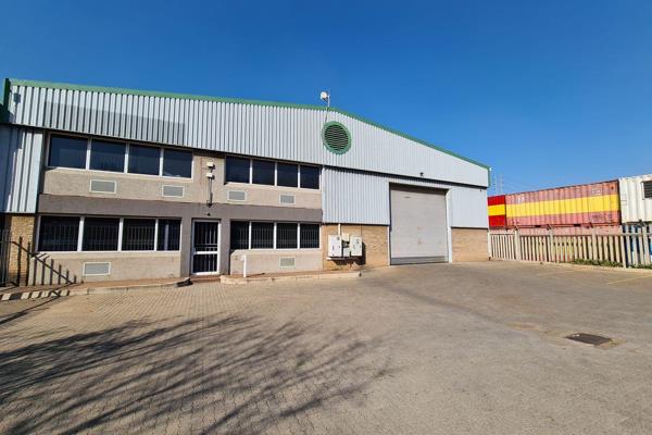 Neat and secure warehouse unit TO LET in Isando/Spartan. 
1584m2 under roof with ...