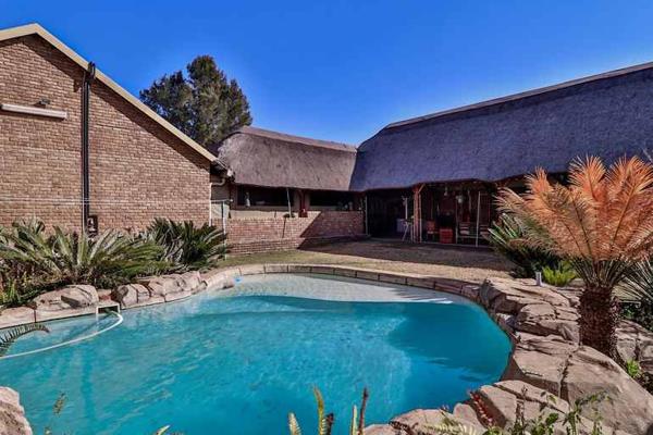 Enjoy the tranquillity lifestyle of the Blesbokspruit Conservation area with a birdlife of 300 species   this Prime Property (3.4 ...