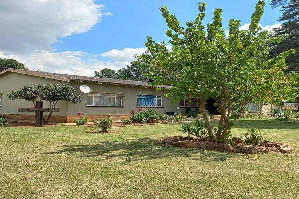 his smallholding for sale in Meyerton Park offers a cozy, functional space ideal for family living with added income potential. The ...