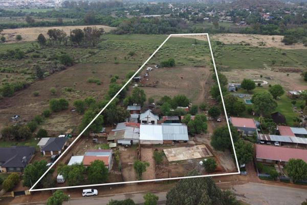 This expansive 3-hectare agricultural plot offers a blend of historical charm, income-generating opportunities, and future development ...