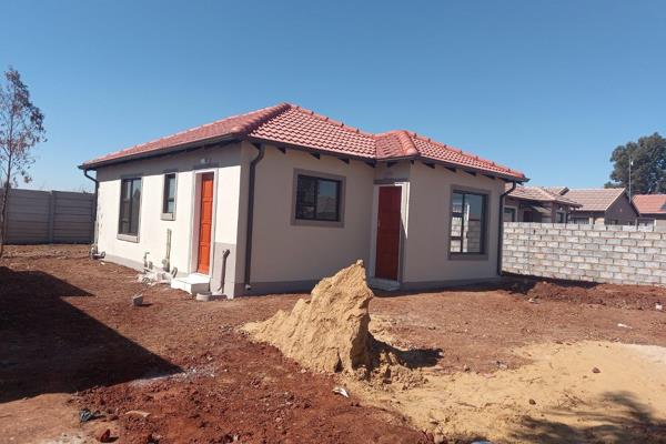 NEW DEVELOPMENTS for sale in SELCOURT ESTATE.

BEAUTIFUL SECURE ESTATE with ACCESS CONTROLLED GATE.

Prices from R620 000 ...