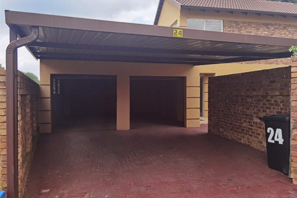 This home is conveniently located in an upmarket area in Glen marais, has a 24 hour security, featuring open plan cherry wood kitchen ...