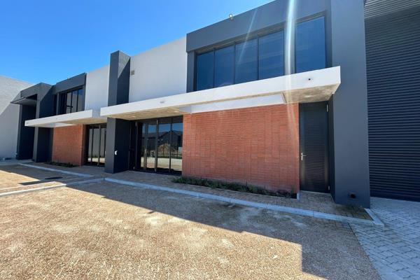 Warehouse/Showroom Space to Let in Kraaifontein | 280 m&#178;
Located in the desirable ...