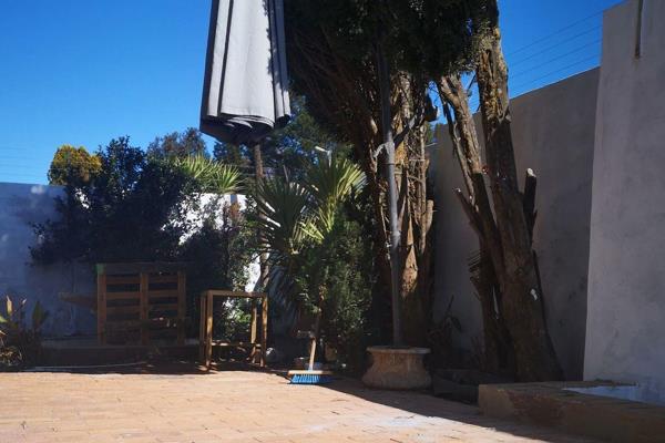 3 Bedroom House PLUS 1 Bedroom Cottage. This property is ideally located (on the border of Bergbron) close to major routes, transport ...