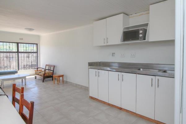 3 Bedrooms with 2 Bathrooms one Bathroom en-suite - Fully Furnished 
&#177; 4 km from ...