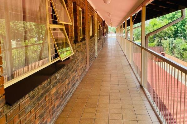 Exclusive Rental Opportunity: Stunning 2-Bedroom Home in White River, Mpumalanga
R8,000/month

Features:
2 spacious bedrooms with ample ...