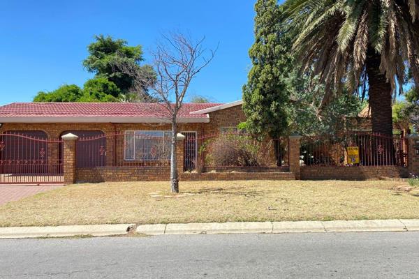 CHARMING FACEBRICK HOME

Located in a boomed of area in Mackenzie Park. This home is ...