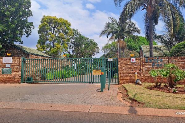 SOLE MANDATE

Looking for a townhouse in the lovely suburb of Annlin, Pretoria? 
This charming property is perfect for those seeking a ...